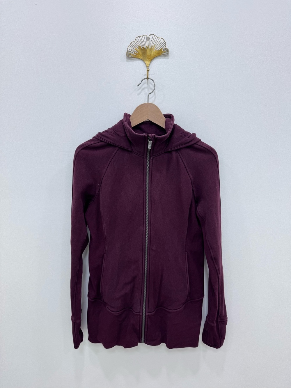 Lululemon Scuba Full Zip Hoodie slim fit purple dark red in color Sz 8